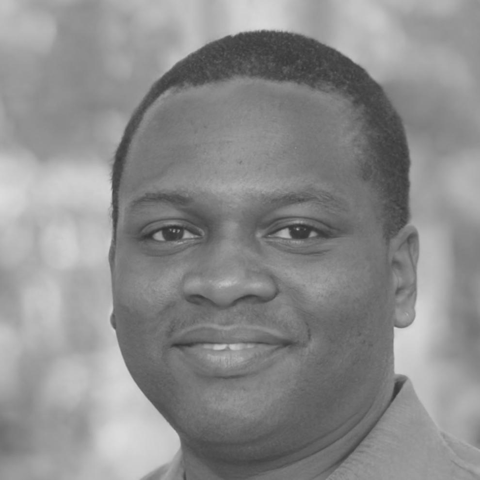 Senior financial analyst teaching advanced modeling techniques to industry professionals